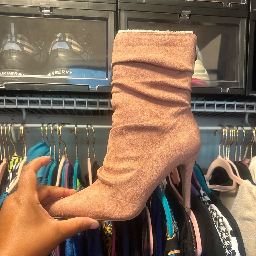 Never worn true to size. No box.